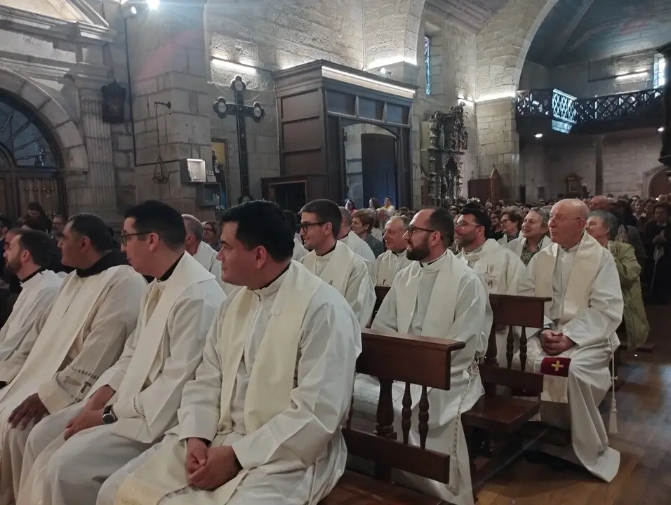 20250525 Primera misa Francesco Salvatori parroquia Ver&iacute;n (4)