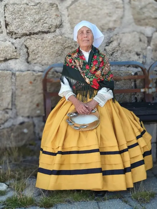 20250727 XVI Certame Celtib&eacute;rico de Bandas de Gaitas Manzaneda, banda gaitas Ri&oacute;s (4)