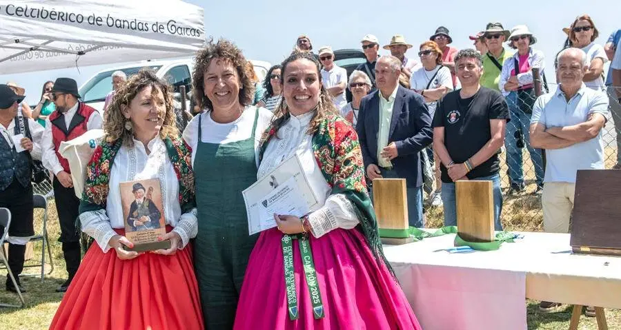 20250727 XVI Certame Celtib&eacute;rico de Bandas de Gaitas Manzaneda, banda gaitas Ri&oacute;s (5)