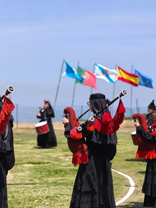 20250727 XVI Certame Celtib&eacute;rico de Bandas de Gaitas Manzaneda, banda gaitas Ri&oacute;s (6)