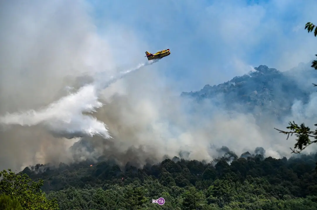 Incendio de Vilardev&oacute;s FOTO | Noelia Caseiro.