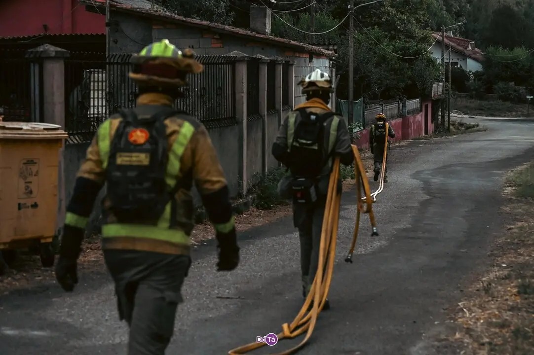 20250812 IFAGranxaO&iacute;mbra, incendio o&iacute;mbra, zona vilaza (42)