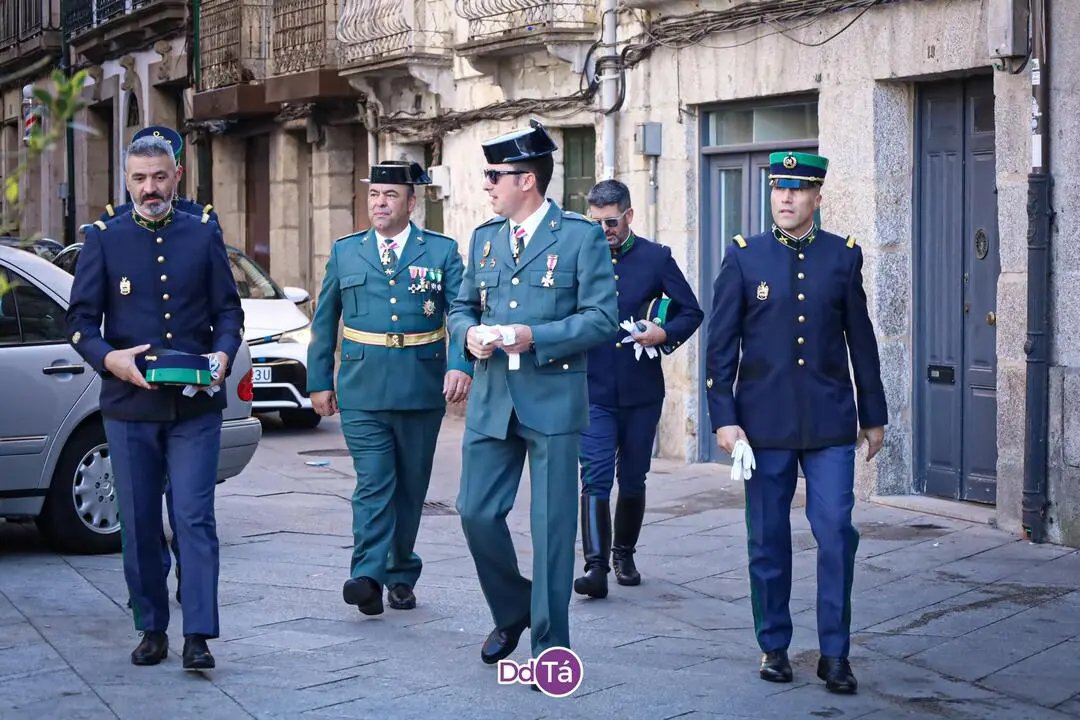Poco a poco los agentes iban llegando a la Parroquia. | FOTO: Anabel G. Sim&oacute;n.