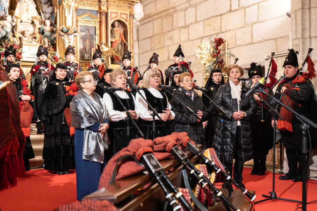 Actuaci&oacute;n da Real Banda de Gaitas no seu concerto de Nadal. | FOTO: &Aacute;lex Nieves.