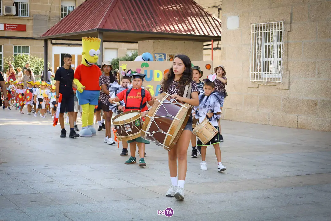 desfile infantil batucada 2026-091
