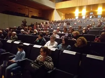 O auditorio estivo case ao completo no derradeiro d&iacute;a das III Xornadas de Novela Negra de Ver&iacute;n. | FOTO: Xos&eacute; Lois Colmenero.