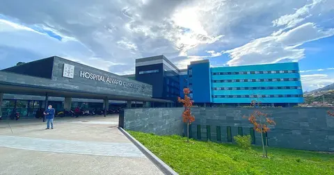 Entrada al hospital &Aacute;lvaro Cunqueiro de Vigo.