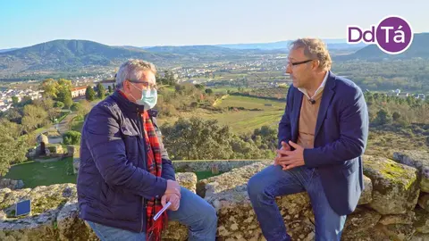 Xos&eacute; Lois Colmenero entrevista ao representante do PSdeG-PSOE, Juan Carlos Francisco