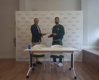 Germ&aacute;n Rodr&iacute;guez-Sa&aacute; e Iago Padr&oacute;n firmaron un convenio de colaboraci&oacute;n.