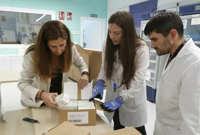 As vacinas chegaron onte a Santiago, onde se almacenar&aacute;n ata o inicio da campa&ntilde;a.