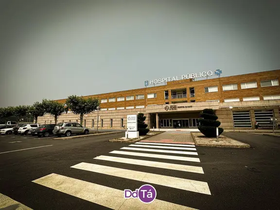 Fachada del Hospital de Ver&iacute;n, donde tendr&aacute; lugar la movilizaci&oacute;n este mi&eacute;rcoles d&iacute;a 1 de julio. | FOTO: Diario do T&aacute;mega.