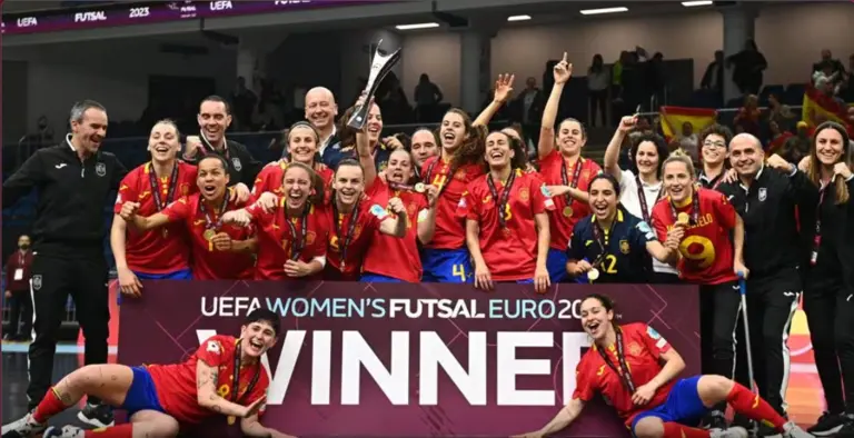 espa&ntilde;a futsal campiona 2023 03 - foto UEFA.jpg