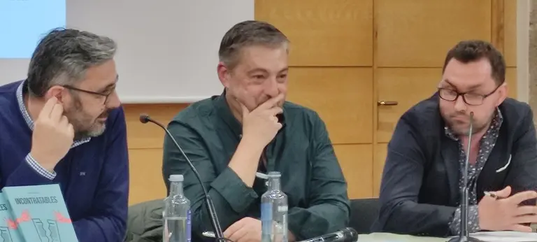 Sixto Arias, en el centro, con Rub&eacute;n Ri&oacute;s -derecha- y Alberto Prieto.