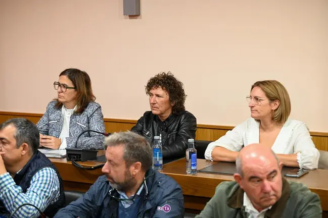 Ana Mar&iacute;a Villarino, Eva Barrio y Eva P&eacute;rez Gamote, alcaldesas de O&iacute;mbra, O Ri&oacute;s y Vilardev&oacute;s. | FOTO: Noelia Caseiro.