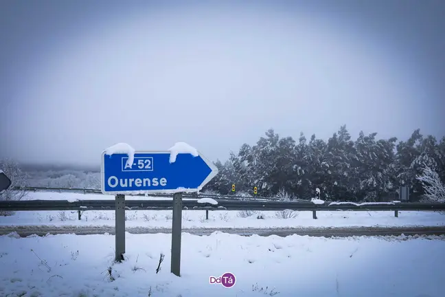 La A-52 es una de las v&iacute;as que podr&iacute;a sufrir cortes o restricciones por la nieve.