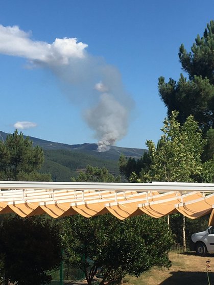 Incendio forestal en Servoi, Castrelo do Val. | FOTO: Diario de un bombero.
