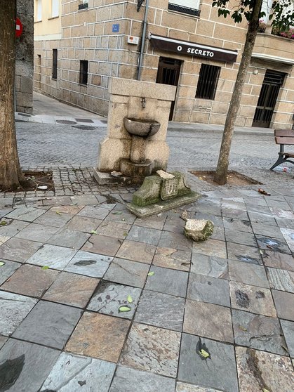 Acto vandálico en la plaza de O Carboeiro de Verín.