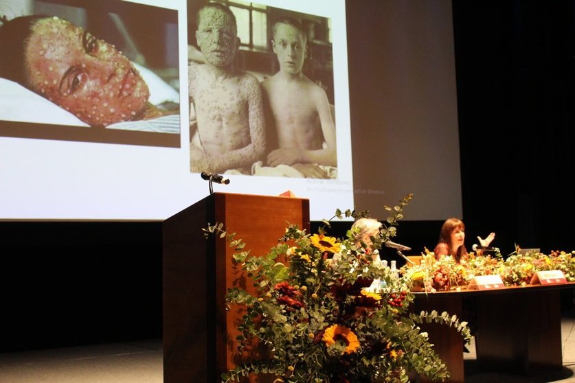 María Solar, en la presentación de su libro "Os nenos da varíola". | FOTO: M. D.
