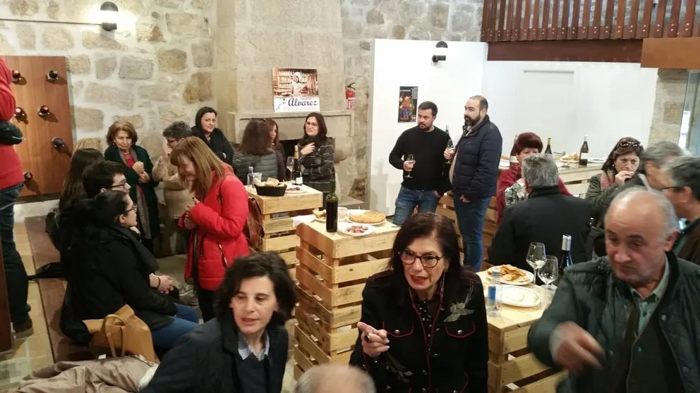 Inauguraci&oacute;n da exposici&oacute;n de pintura de Ana Arias no castelo de Monterrei.