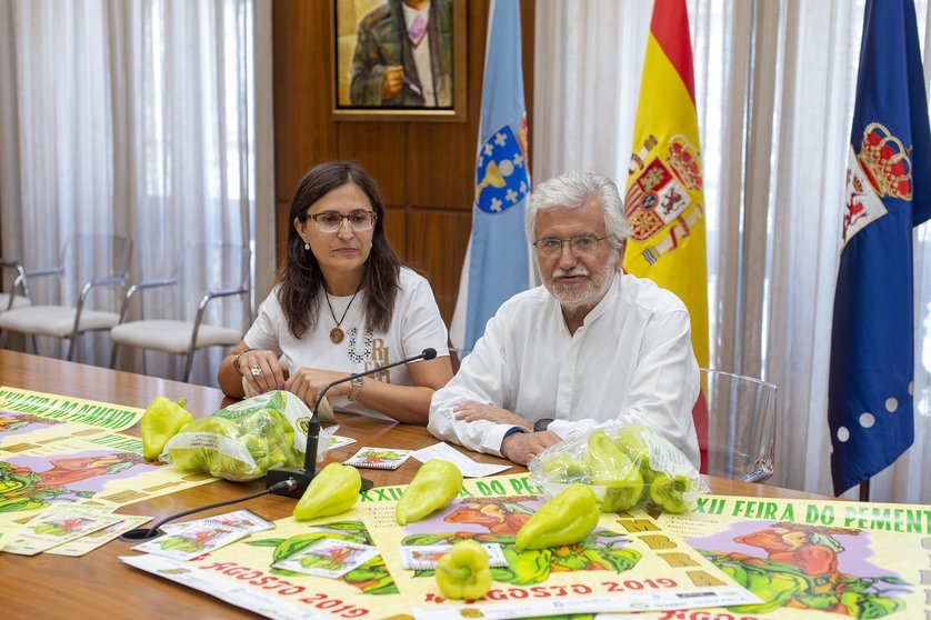 Ana Villarino e Rosendo Fernández, na presentación da XXII Feira do Pemento de Oímbra 2