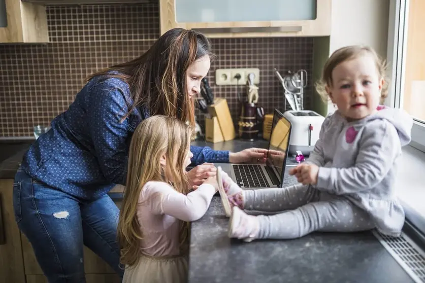 teletrabajo empleo padres ni&ntilde;os
