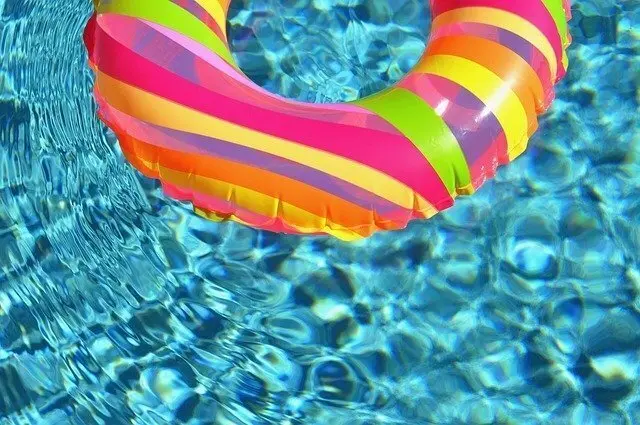  swim-ring-84625_640 