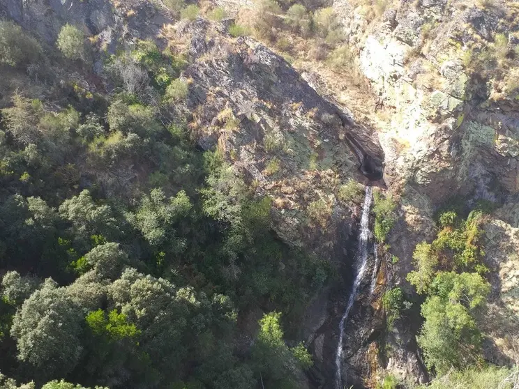 La conocida como "Fervenza da Cidadella", en el Concello de Vilardev&oacute;s, una de las cascadas m&aacute;s espectaculares de la comunidad aut&oacute;noma. | FOTO: Xos&eacute; Lois Colmenero.