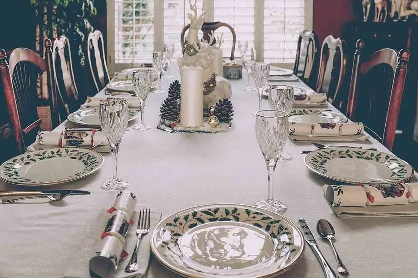  Consejos para decorar la mesa de la comida de Navidad 2020. Foto Unsplash. 