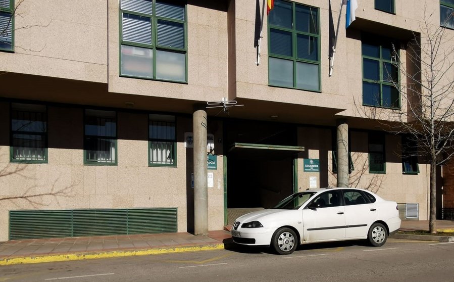 Edificio dos xulgados de Verín, na rúa Irmáns Moreno. | FOTO: Xosé Lois Colmenero.