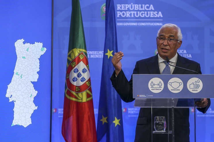 O primeiro-ministro, António Costa, fala aos jornalistas após a reunião do Conselho de Ministros no Centro Cultural de Belém, Lisboa, 15 de abril de 2021. MANUEL DE ALMEIDA/LUSA