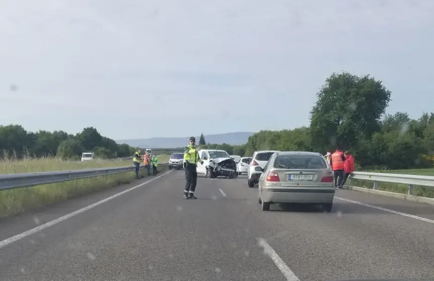 Accidente-Sandi&aacute;s-Xinzo-autov&iacute;a