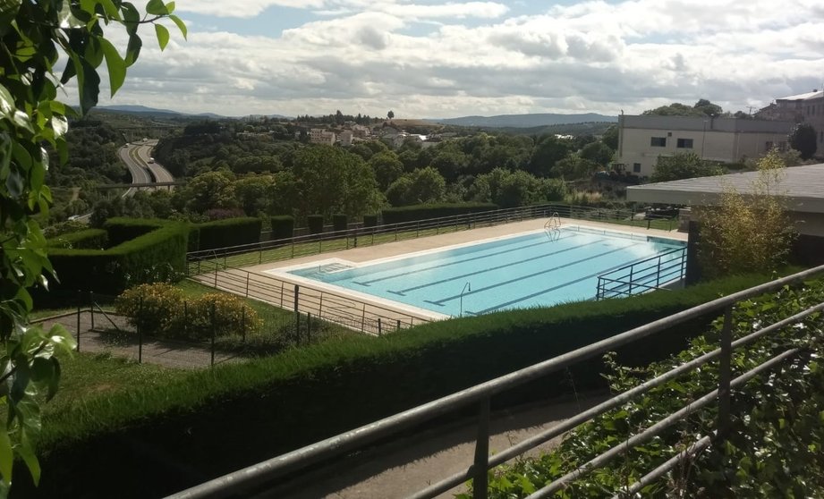 piscina_gudiña