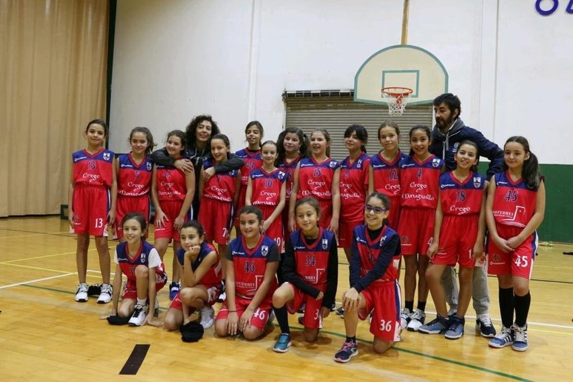 Un dos grupos das escolas de baloncesto organizadas polo CB Xuventude e o Concello de Verín. | FOTO: Bruno Araújo