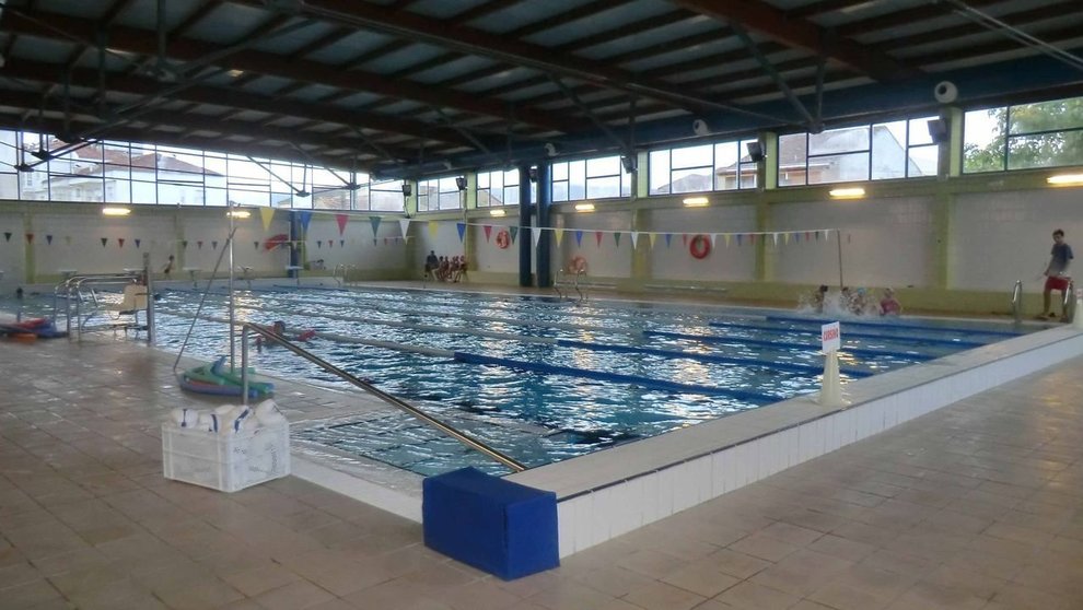 O interior da piscina climatizada de Verín.