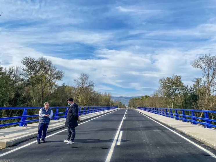 Gerardo Seoane e Diego Lourenzo, no momento da inauguraci&oacute;n da nova ponte.