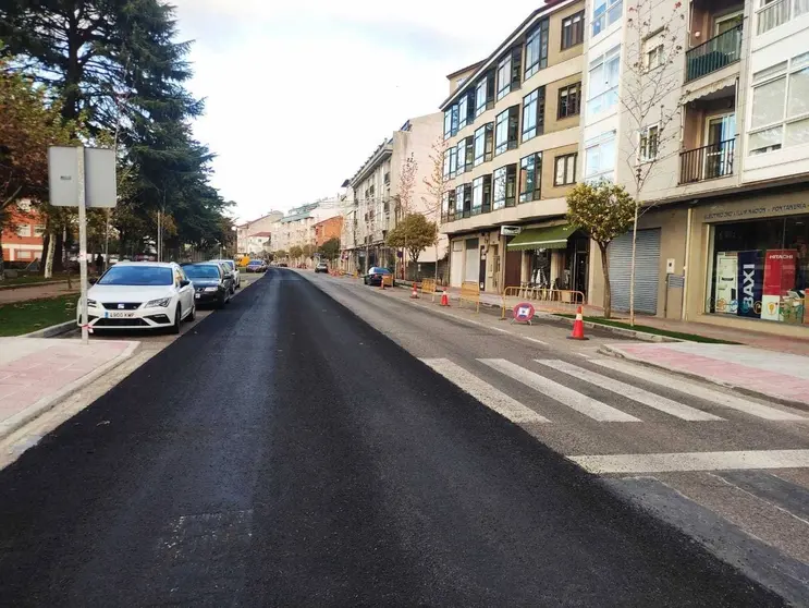 Mejora de la capa de rodadura en la avenida de Portugal. | FOTO: M. Ceballos.