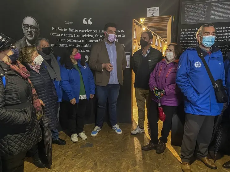 Visita de representantes da Asociaci&oacute;n Galega de Autocaravanas ao Museo de Ver&iacute;n.
