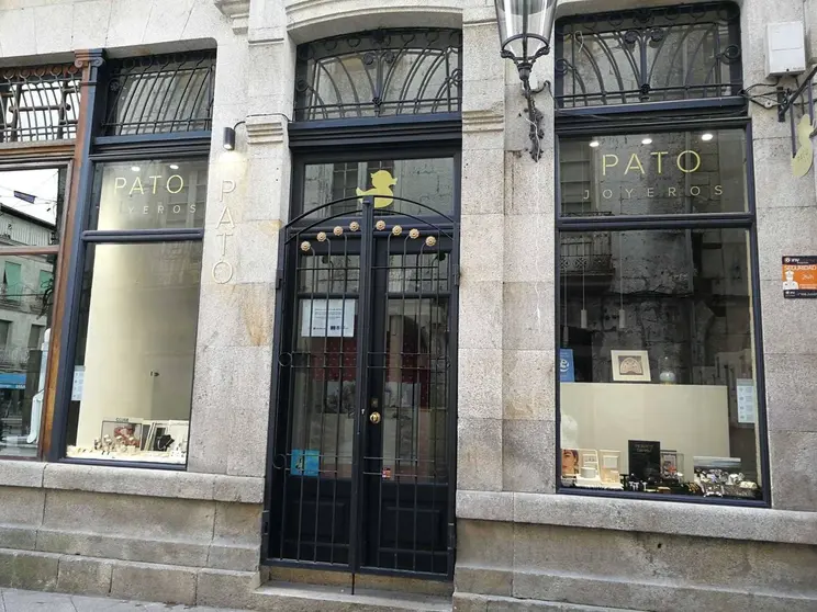 Pato Joyeros, na r&uacute;a Maior de Ver&iacute;n.