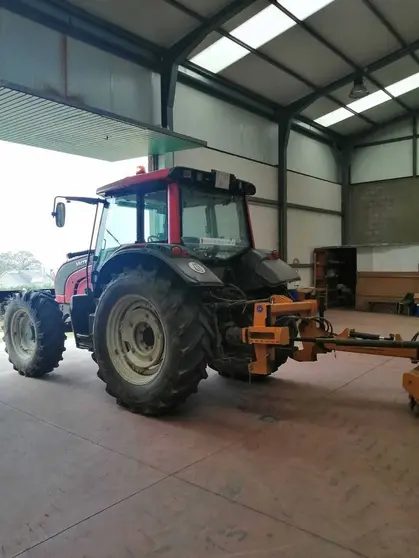 O tractor municipal para a roza botar&aacute; a andar de novo o pr&oacute;ximo luns.