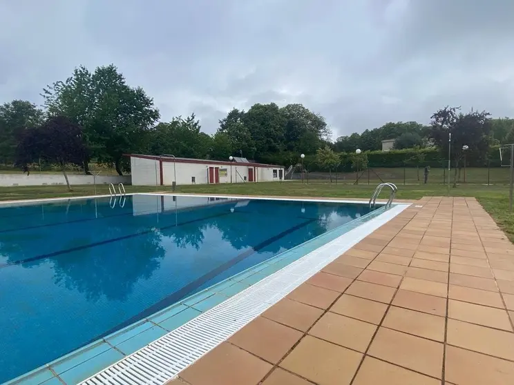 As piscinas de Ri&oacute;s contan este ano con paneis solares.