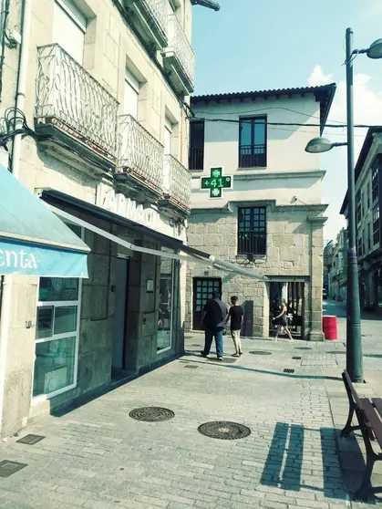 41 graos rexistraba &aacute;s 18:00 horas o term&oacute;metro da farmacia da Praza Maior.