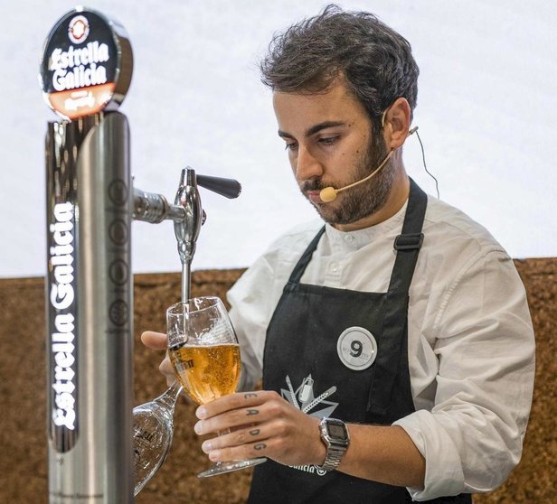 Gustavo Rey, o mellor tirador de cervexa de España, estará na Zona Roombo do FIC este xoves. | FOTO: EFE.