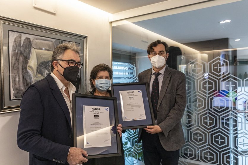 Antonio Justo y María Jesús Villar, en la entrega de los certificados de AENOR en 2021.