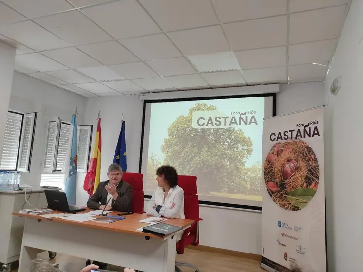 Jos&eacute; Luis Chan e Eva Barrio inauguraron o primeiro Foro da Casta&ntilde;a en Ri&oacute;s.