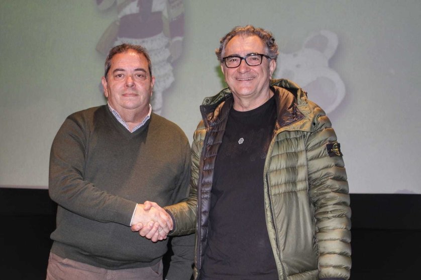 Gerardo Seoane, alcalde de Verín, e Antonio Justo, xerente da Fundación Dentalnova. | FOTO: Jainer Barros.