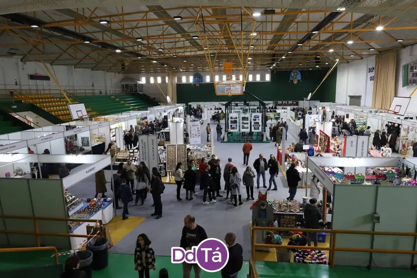 Feria del L&aacute;zaro en el Pabell&oacute;n de los deportes de Ver&iacute;n. | FOTO: Anabel G. Sim&oacute;n.