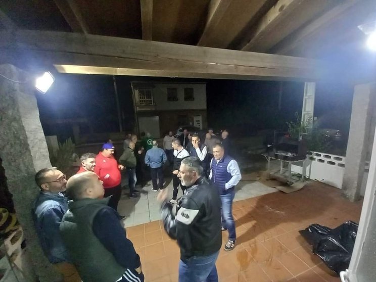 Foto de la celebración dentro del Centro de Interpretación do Viño en Villaza, enviada a la Junta Electoral.