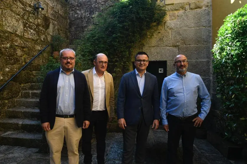 C&eacute;sar Fern&aacute;ndez, alcalde de Ribadavia; Pedro Gonz&aacute;lez Boquete, director ejecutivo de Leite Noso; Jos&eacute; Gonz&aacute;lez, conselleiro de Medio Rural e An&iacute;bal Blanco, xerente de Tapias Mari&ntilde;&aacute;n.