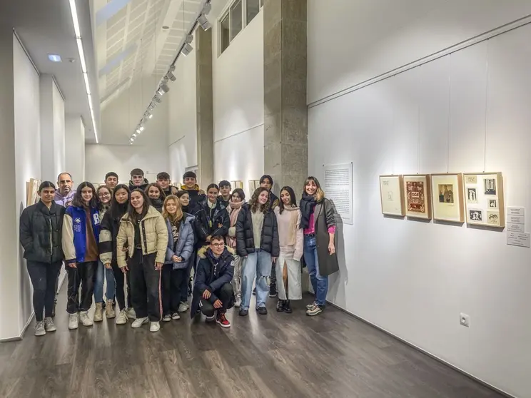 IMG_4476 Visita mostra Castelao Maria Inmaculada (FILEminimizer)