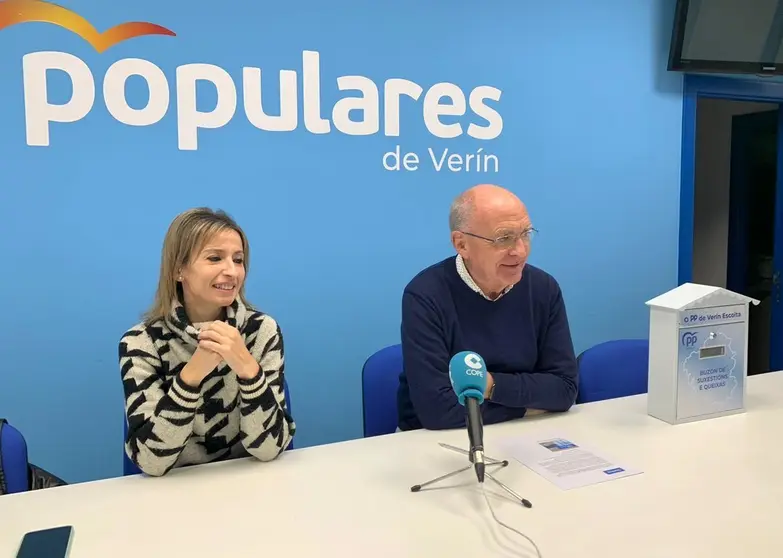 Beatriz Blanco y Jim&eacute;nez actuaron a espaldas del resto de integrantes del grupo municipal.